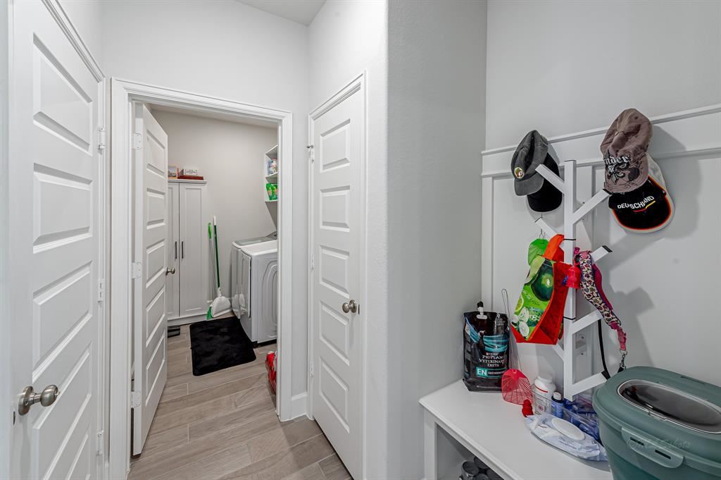 Picture for the property 43911308, 4 beds, 3.1 baths