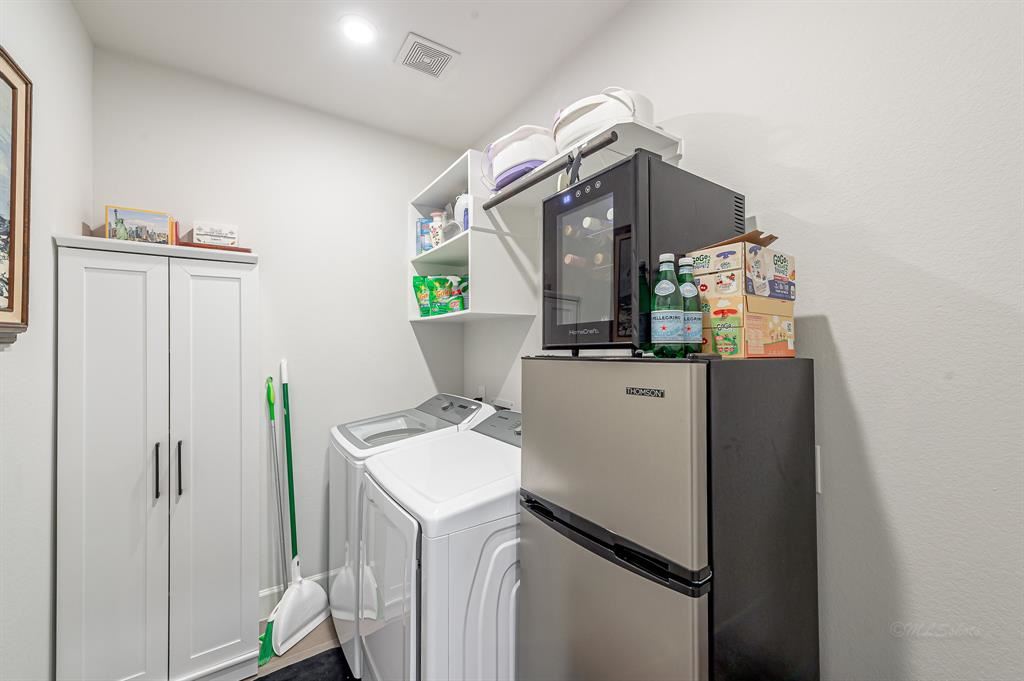 Picture for the property 43911308, 4 beds, 3.1 baths