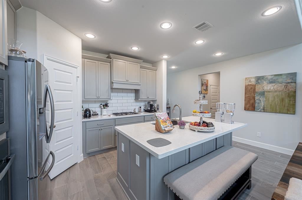 Picture for the property 43911308, 4 beds, 3.1 baths