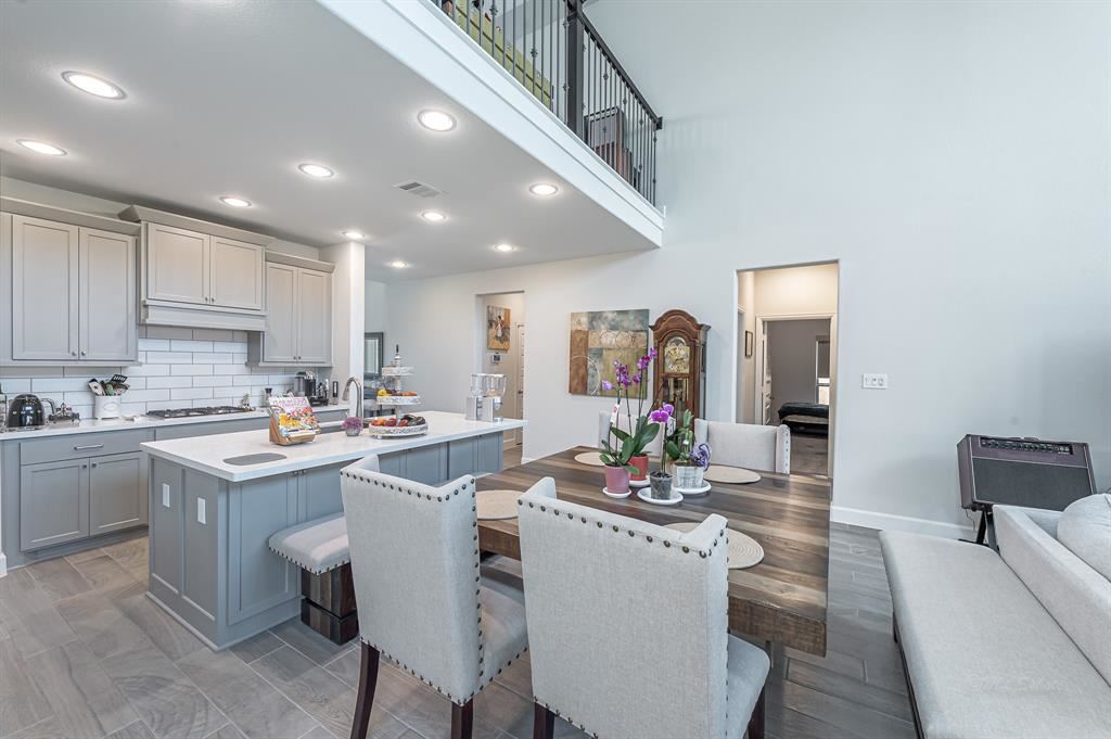 Picture for the property 43911308, 4 beds, 3.1 baths