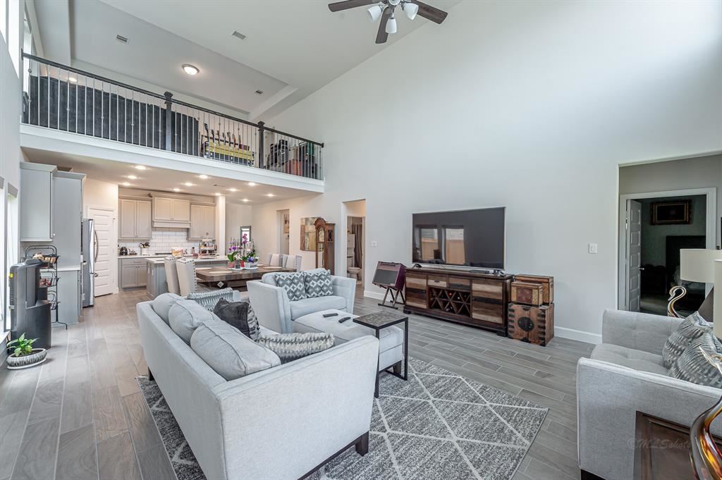 Picture for the property 43911308, 4 beds, 3.1 baths