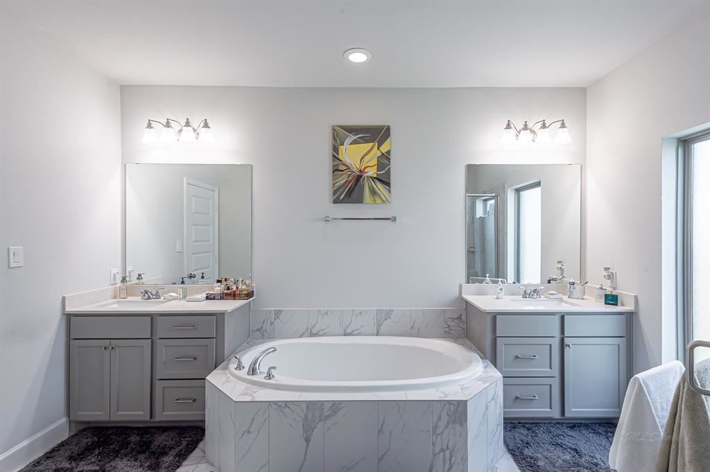 Picture for the property 43911308, 4 beds, 3.1 baths