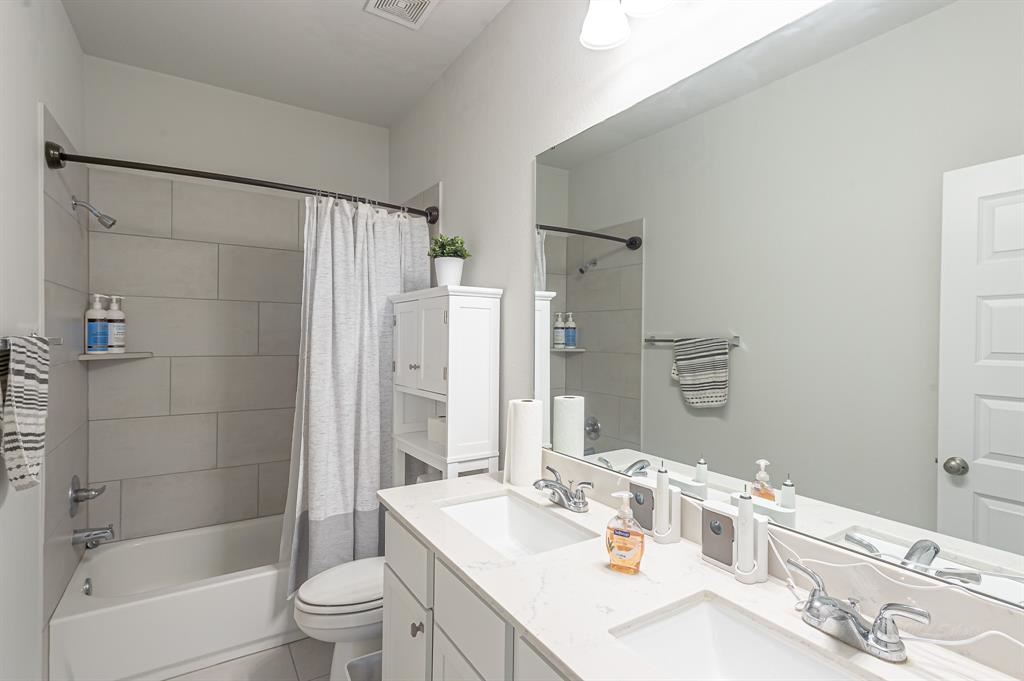 Picture for the property 43911308, 4 beds, 3.1 baths